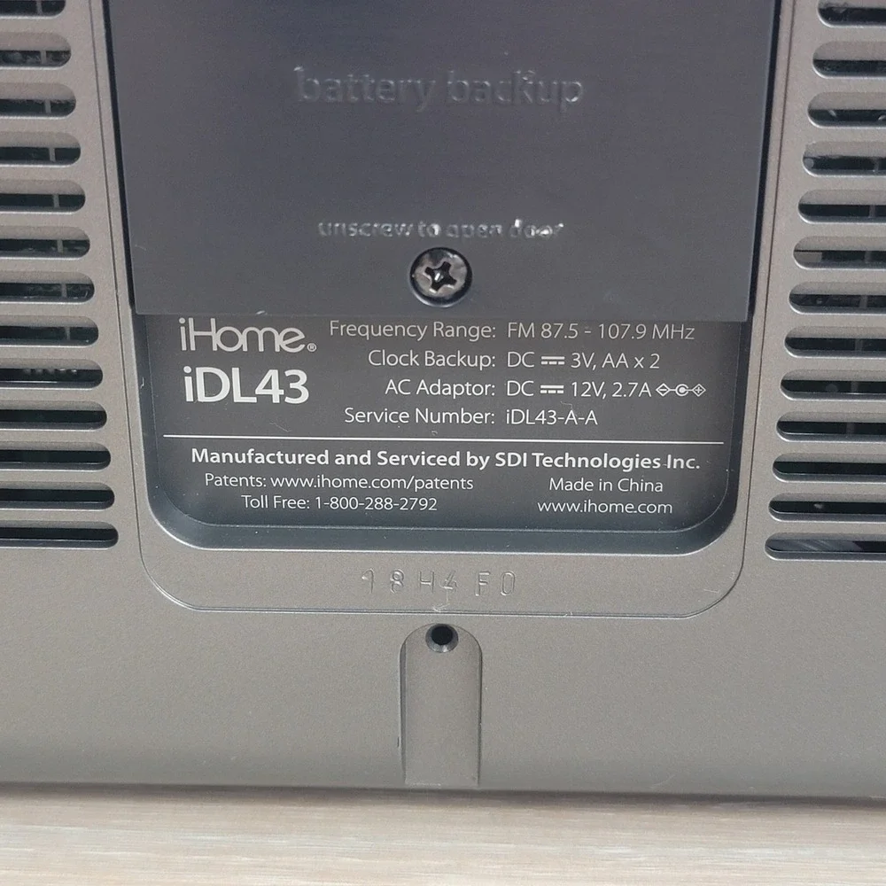 iHome iDL43 FM Clock Radio Dual Alarm Speaker Dock iPhone iPod No Cord Tested